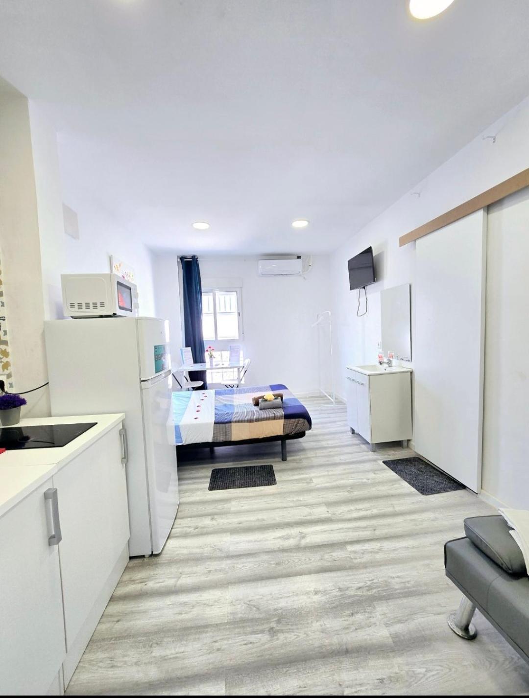 Apartamento Metro Manises Y Aeropuerto ภายนอก รูปภาพ